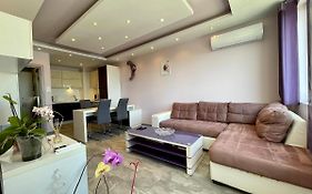 Апартамент Чаролит / Apartment Charoite